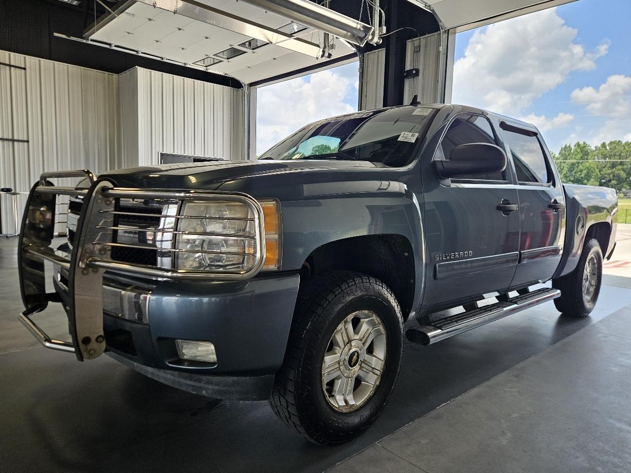 2010 Chevrolet Silverado 1500 4WD Crew Cab 143.5" LT