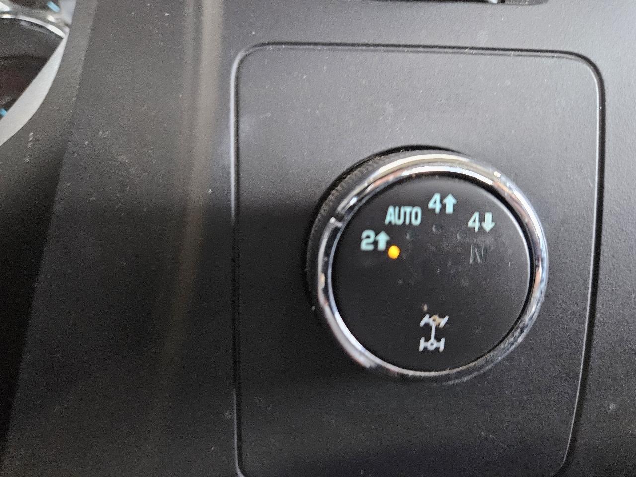 Chevrolet Silverado 1500 4WD Crew Cab 143.5" LT 2010