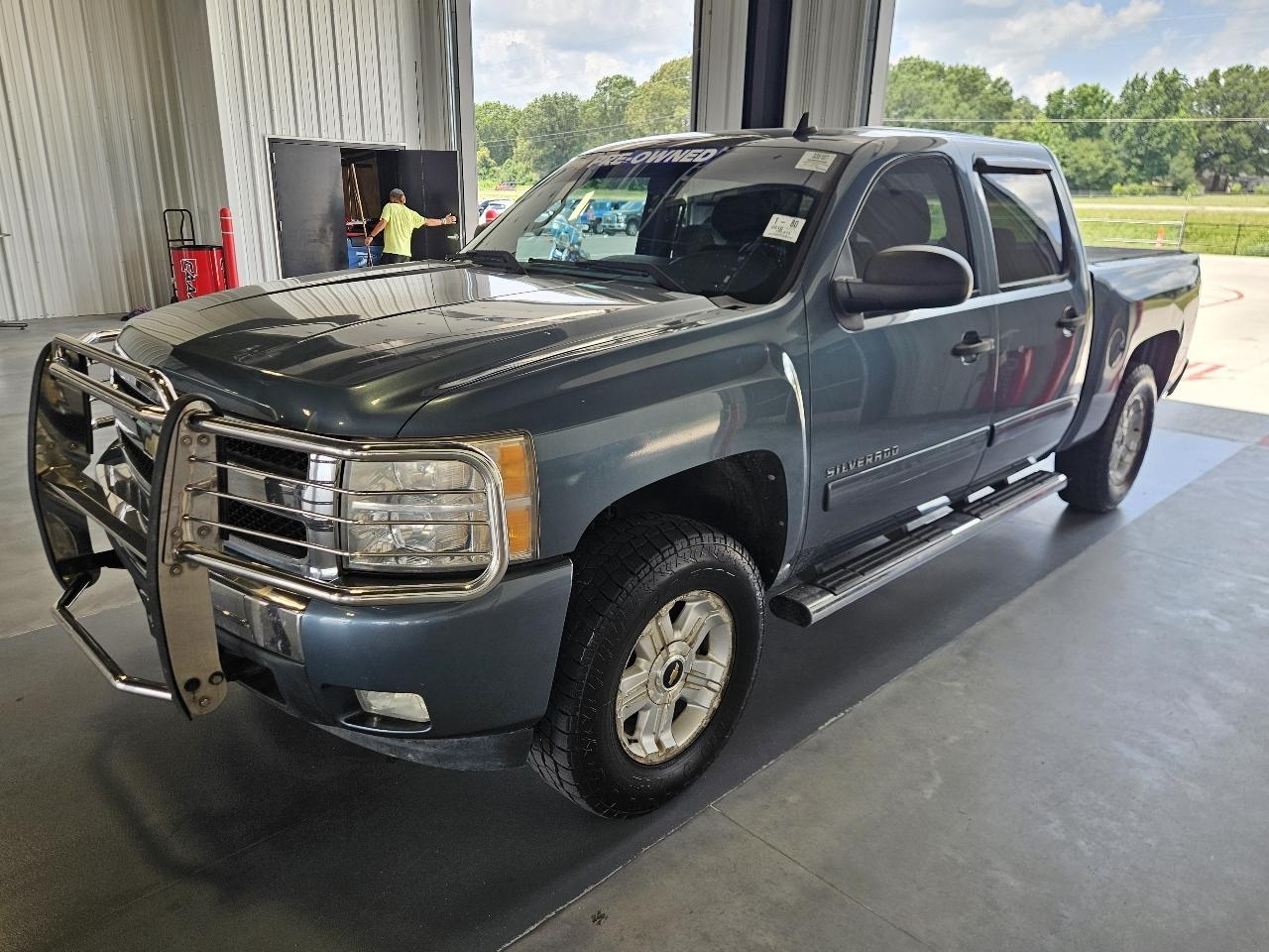 Chevrolet Silverado 1500 4WD Crew Cab 143.5" LT 2010