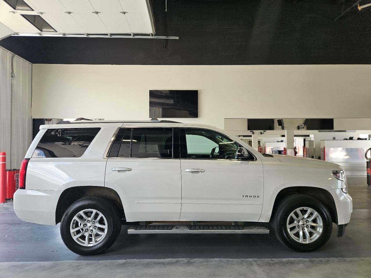 Chevrolet Tahoe 4WD 4dr Premier 2017