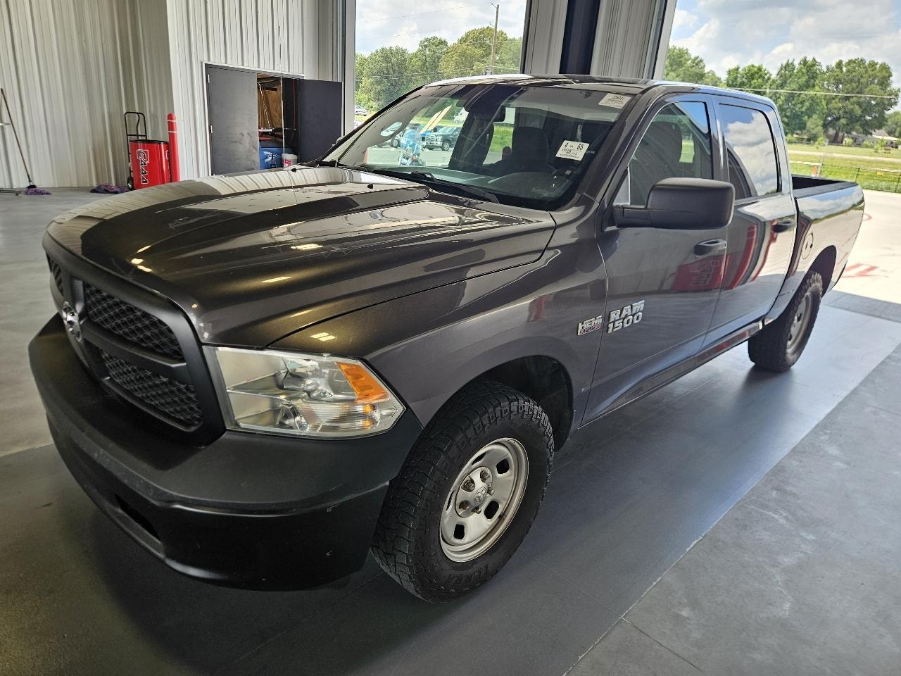 RAM 1500 4WD Crew Cab 140.5" SLT 2018