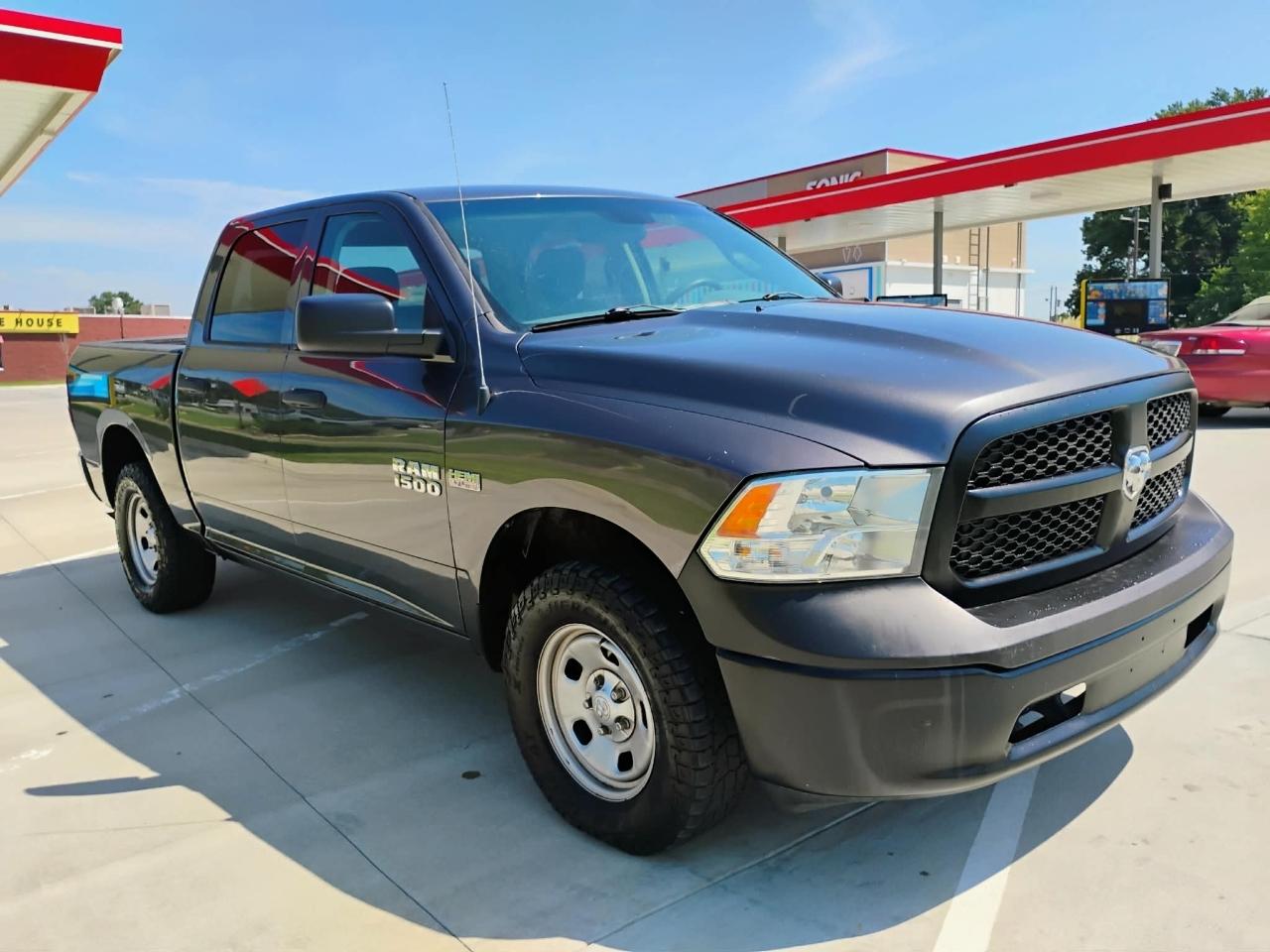 RAM 1500 4WD Crew Cab 140.5" SLT 2018