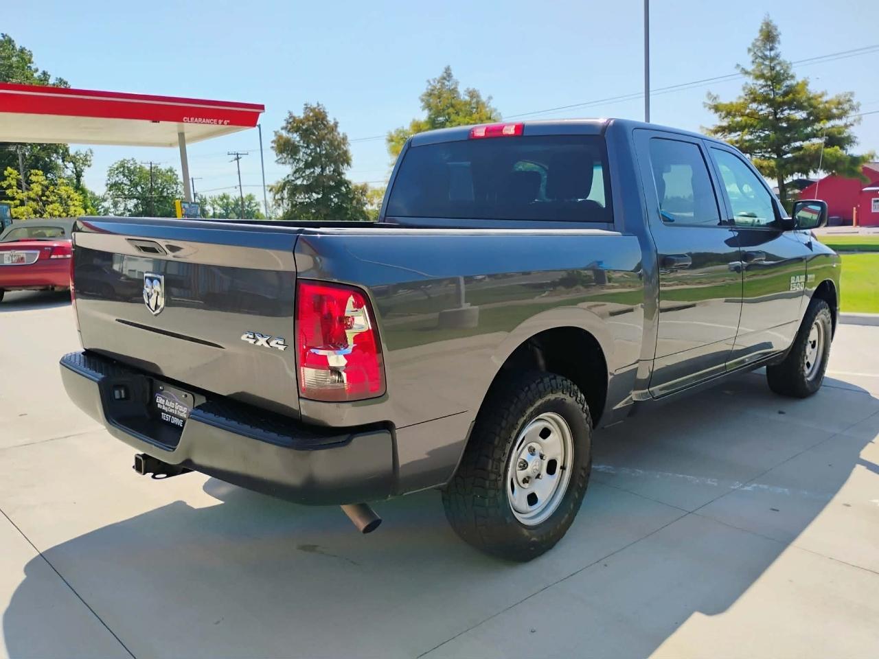 RAM 1500 4WD Crew Cab 140.5" SLT 2018