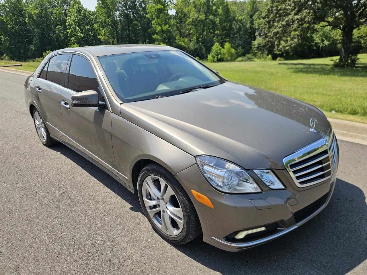 Mercedes-Benz E-Class 4dr Sdn E 550 Sport RWD 2010