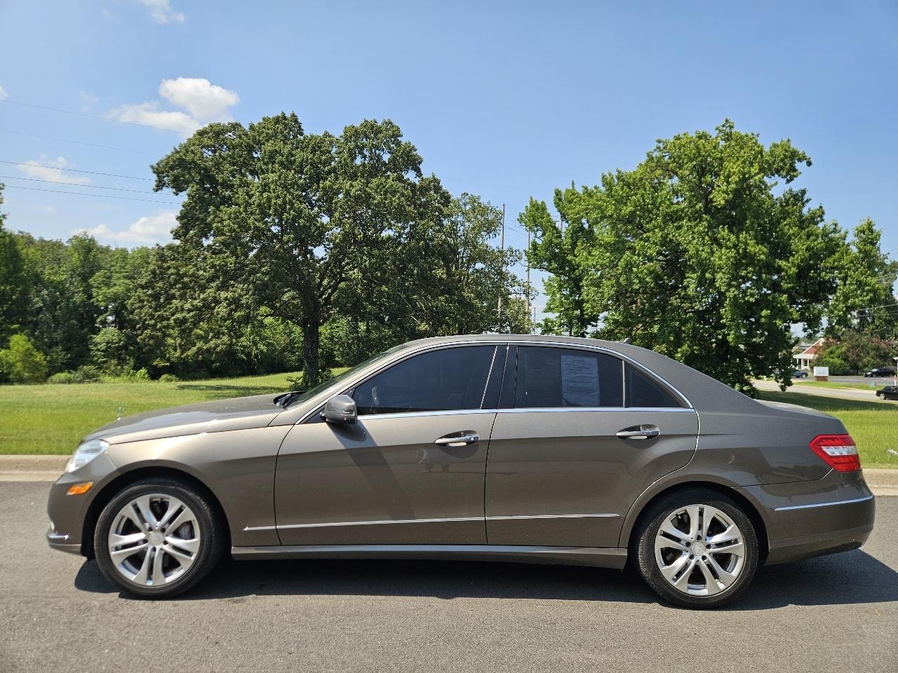 Mercedes-Benz E-Class 4dr Sdn E 550 Sport RWD 2010