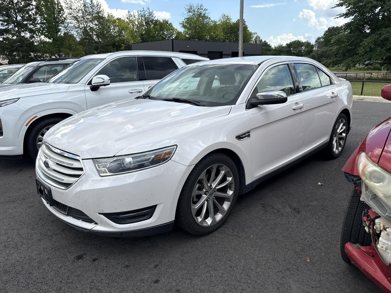 Ford Taurus Limited FWD 2018