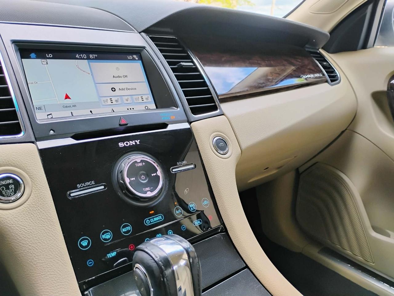 Ford Taurus Limited FWD 2018