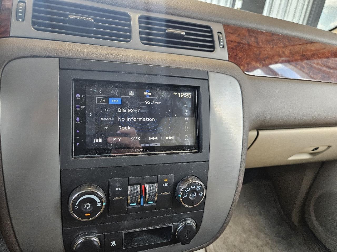 GMC Yukon 2WD 4dr 1500 SLE 2010