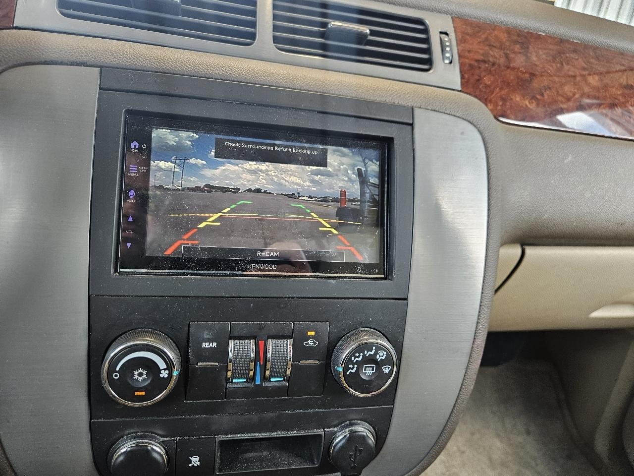 GMC Yukon 2WD 4dr 1500 SLE 2010