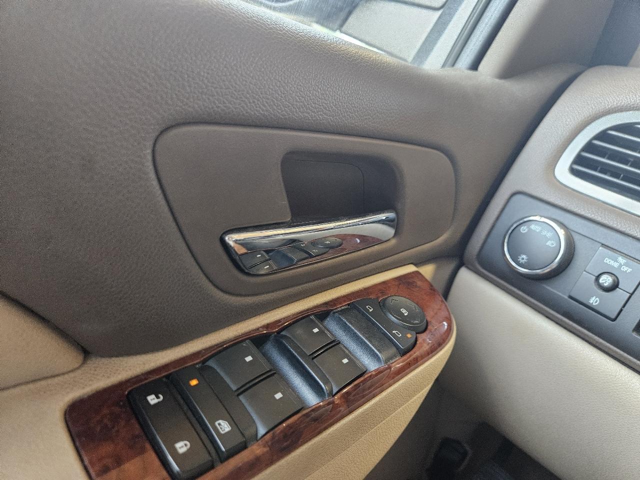 GMC Yukon 2WD 4dr 1500 SLE 2010