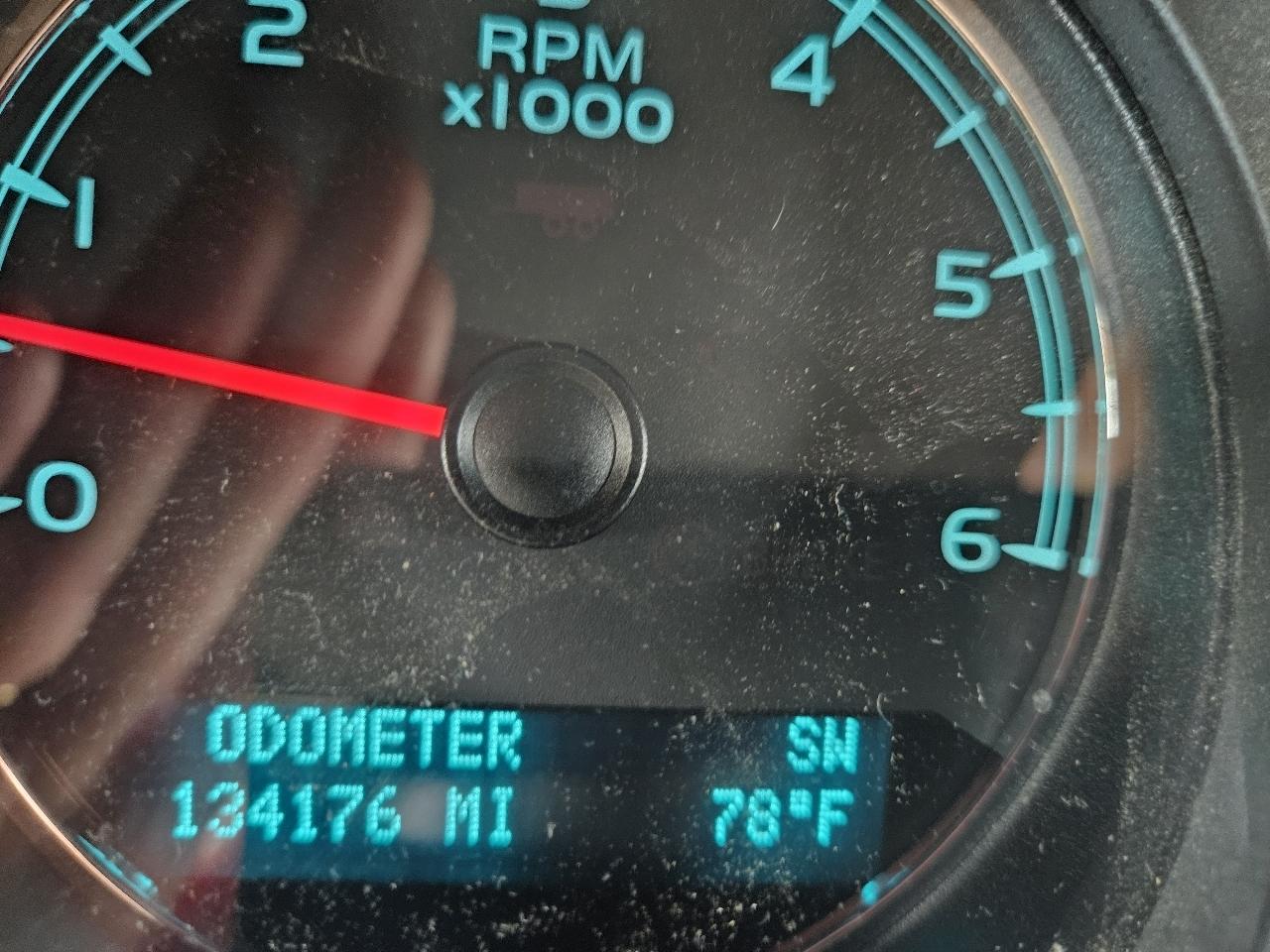 GMC Yukon 2WD 4dr 1500 SLE 2010