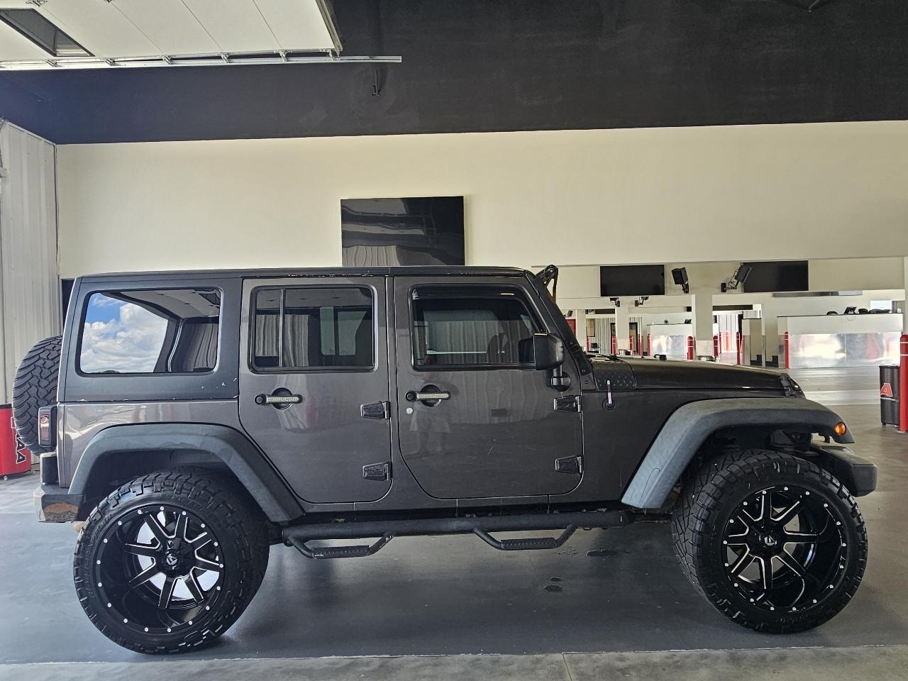 Jeep Wrangler Unlimited 4WD 4dr Sport 2016