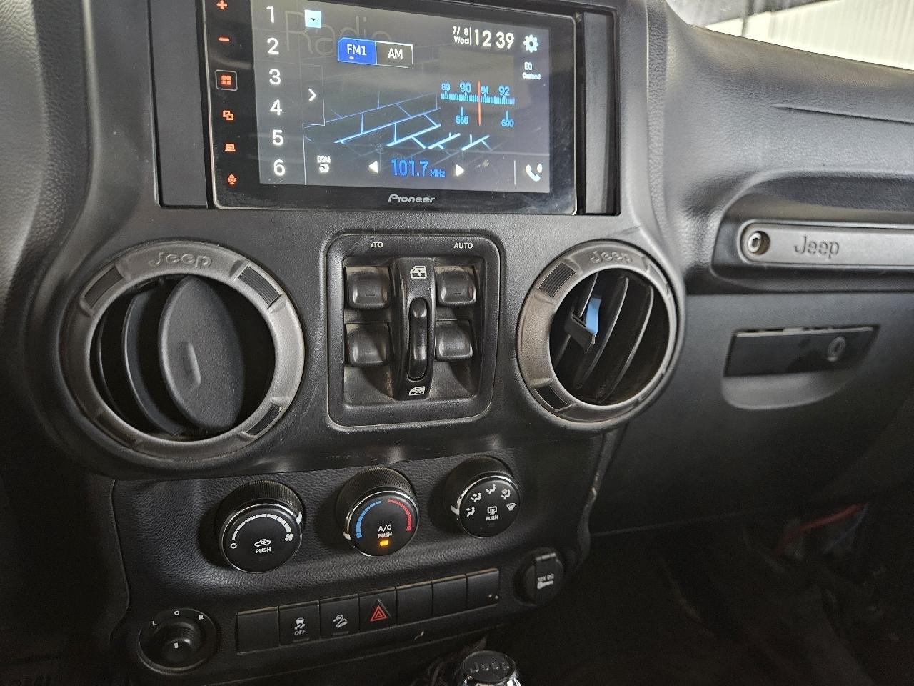 Jeep Wrangler Unlimited 4WD 4dr Sport 2016