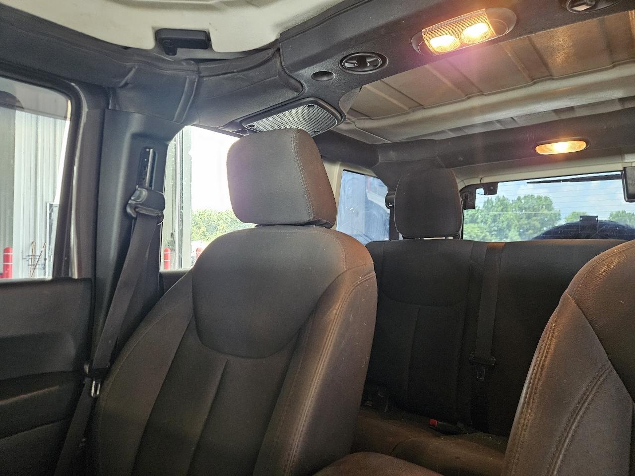 Jeep Wrangler Unlimited 4WD 4dr Sport 2016
