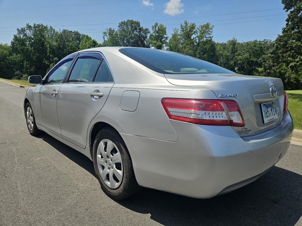 Toyota Camry 4dr Sdn I4 Man LE (Natl) 2011