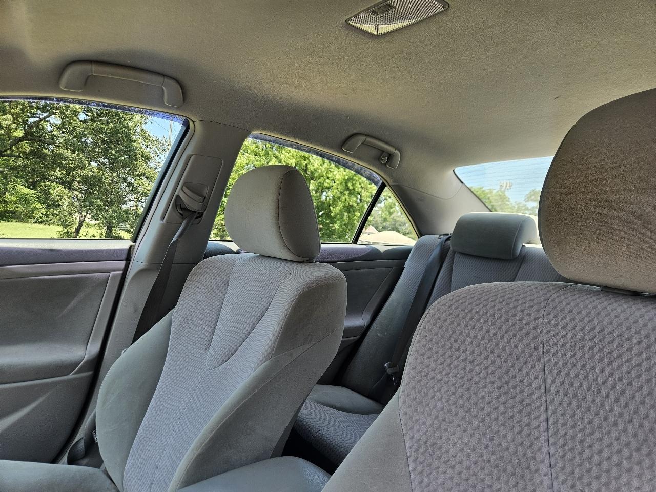 Toyota Camry 4dr Sdn I4 Man LE (Natl) 2011