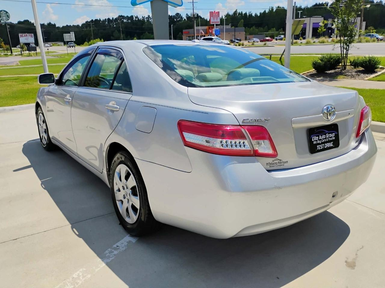 Toyota Camry 4dr Sdn I4 Man LE (Natl) 2011