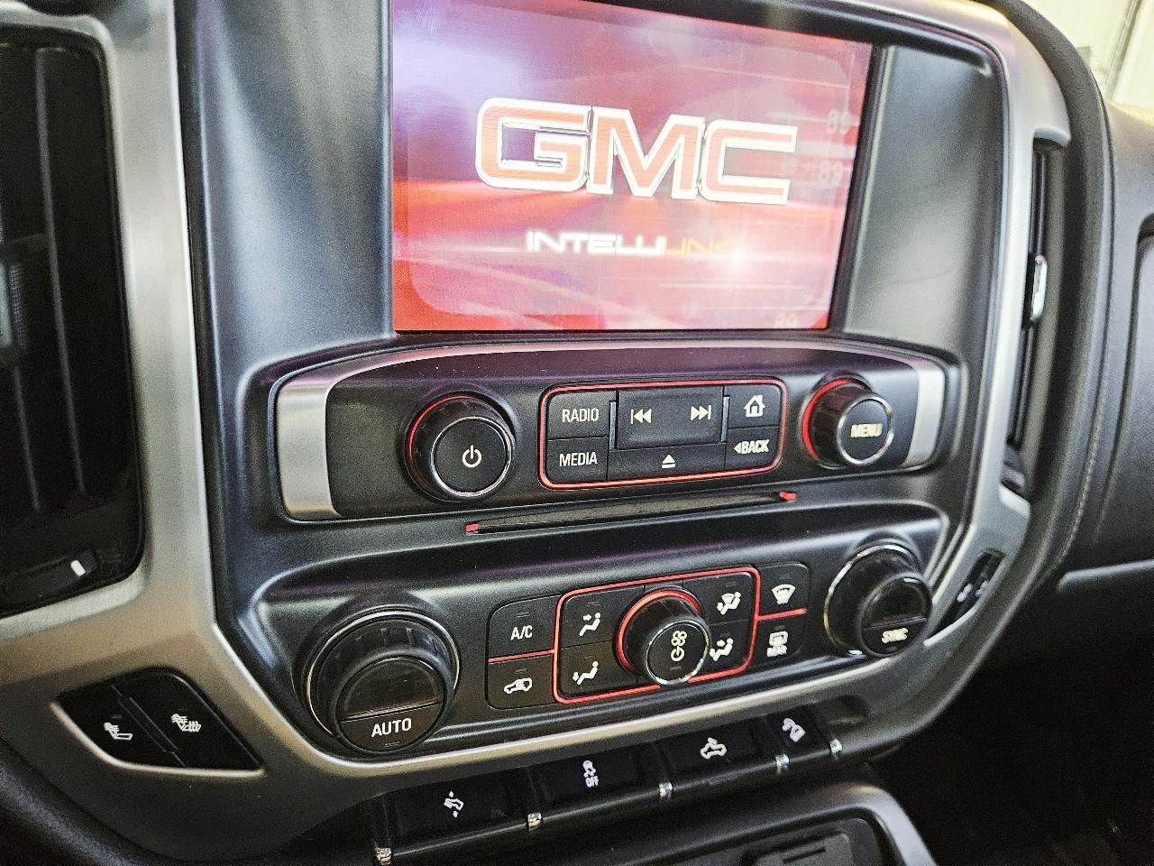 GMC Sierra 1500 4WD Crew Cab 143.5" SLT 2015