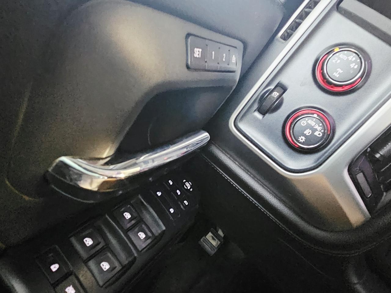GMC Sierra 1500 4WD Crew Cab 143.5" SLT 2015