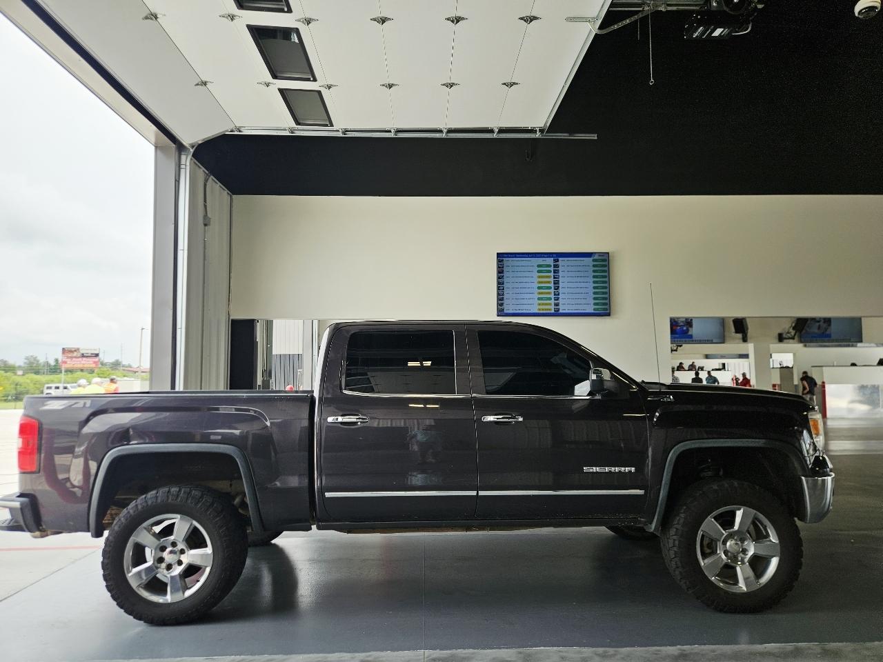 GMC Sierra 1500 4WD Crew Cab 143.5" SLT 2015