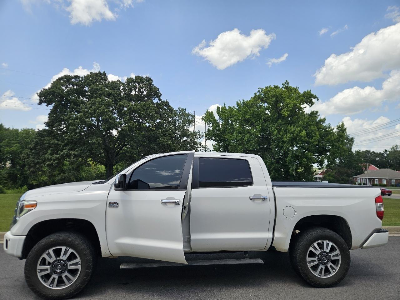 Toyota Tundra 4WD 1794 Edition CrewMax 5.5' Bed 5.7L FFV (Natl) 2018