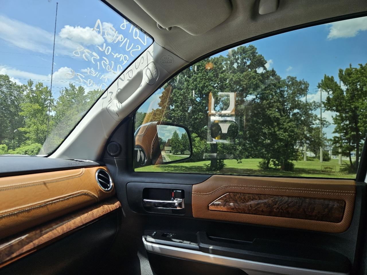Toyota Tundra 4WD 1794 Edition CrewMax 5.5' Bed 5.7L FFV (Natl) 2018