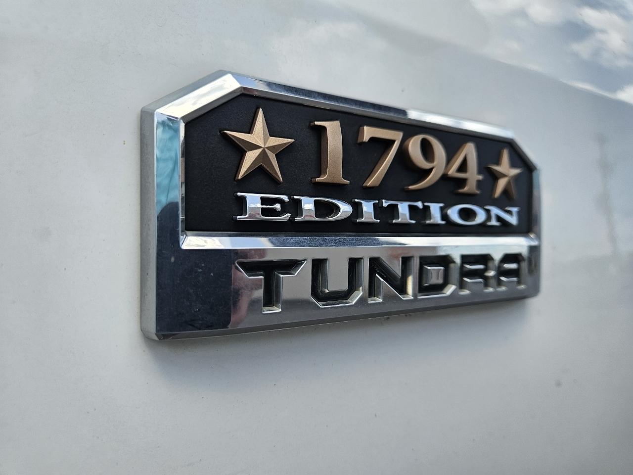 Toyota Tundra 4WD 1794 Edition CrewMax 5.5' Bed 5.7L FFV (Natl) 2018