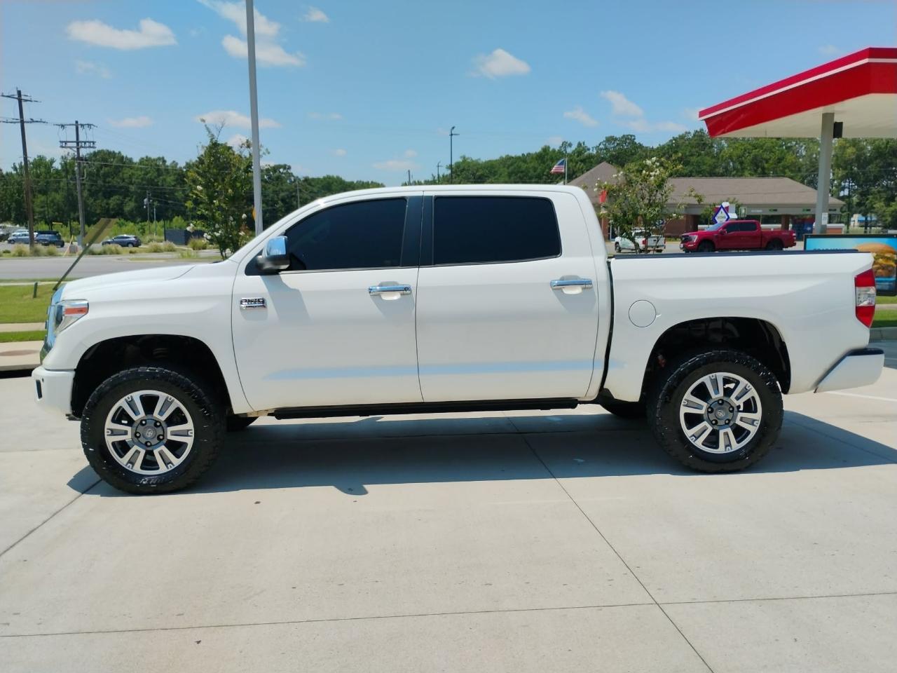Toyota Tundra 4WD 1794 Edition CrewMax 5.5' Bed 5.7L FFV (Natl) 2018
