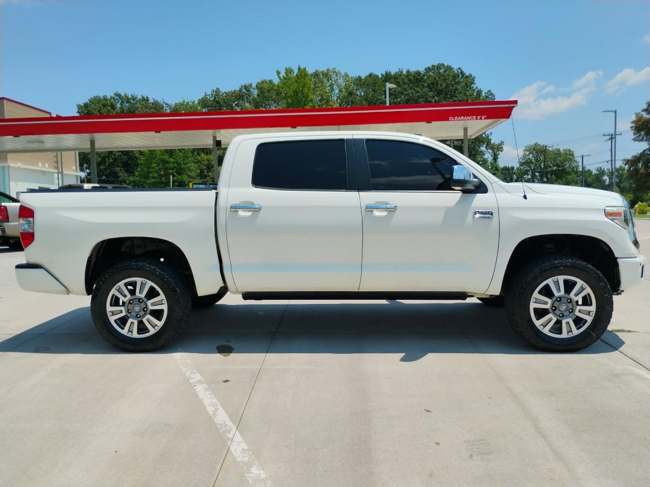 Toyota Tundra 4WD 1794 Edition CrewMax 5.5' Bed 5.7L FFV (Natl) 2018