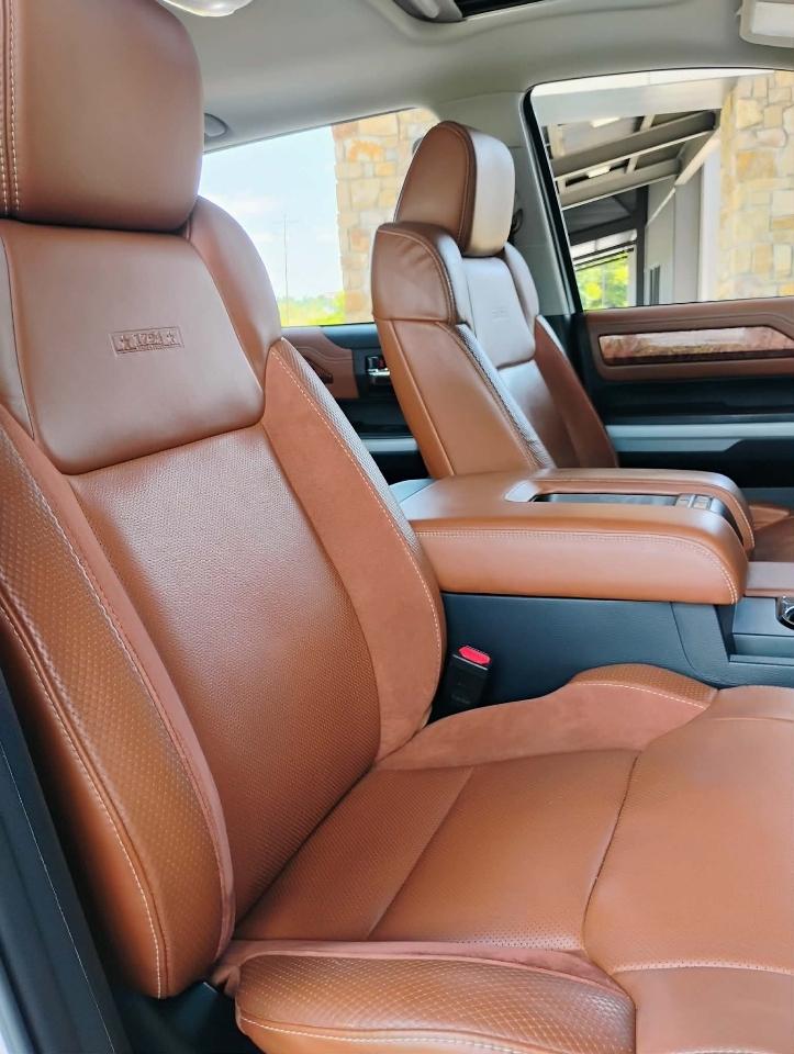 Toyota Tundra 4WD 1794 Edition CrewMax 5.5' Bed 5.7L FFV (Natl) 2018