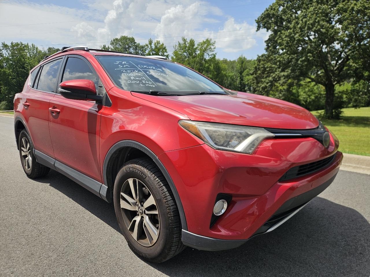Toyota RAV4 FWD 4dr XLE (Natl) 2016
