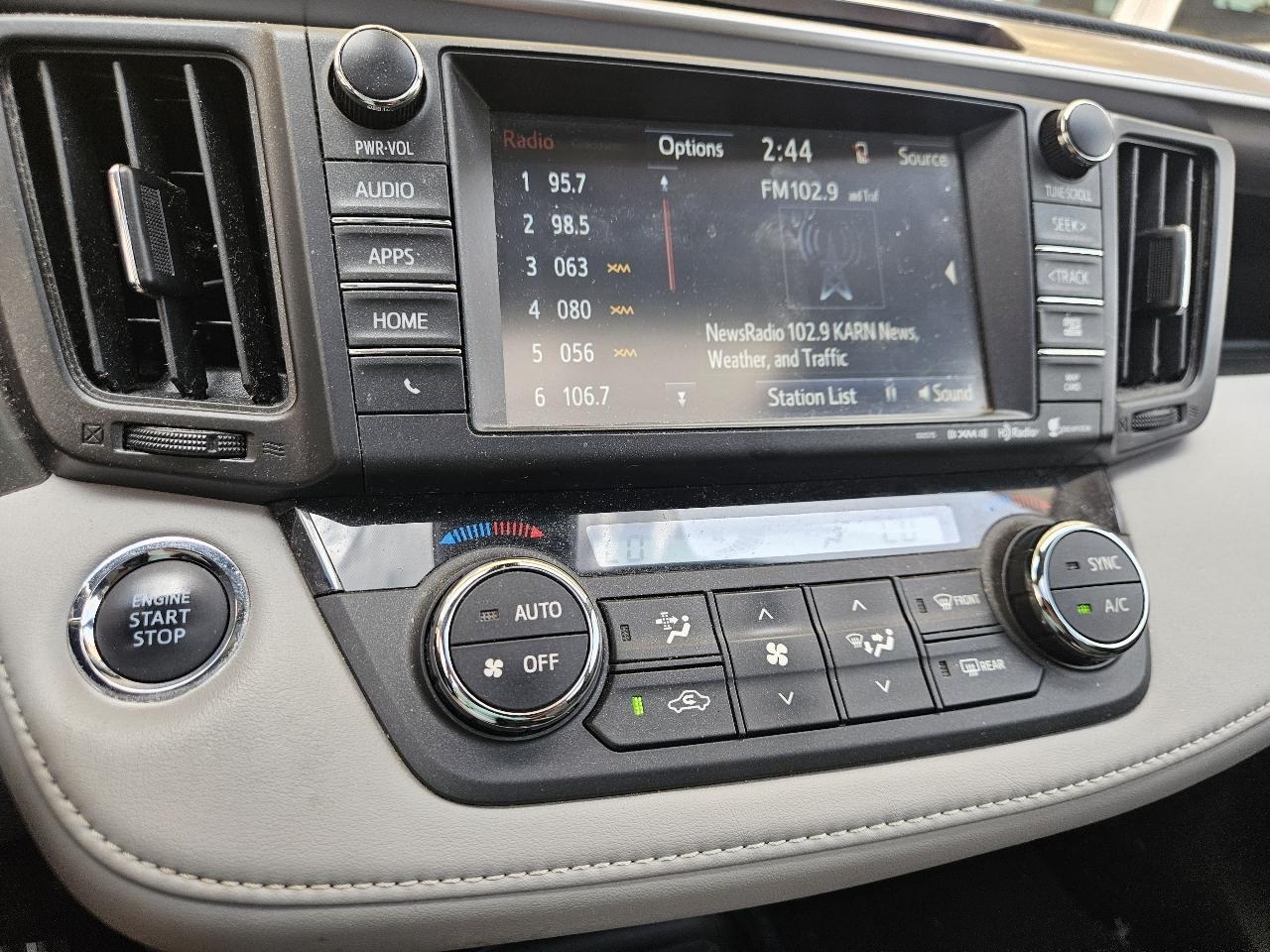 Toyota RAV4 FWD 4dr XLE (Natl) 2016