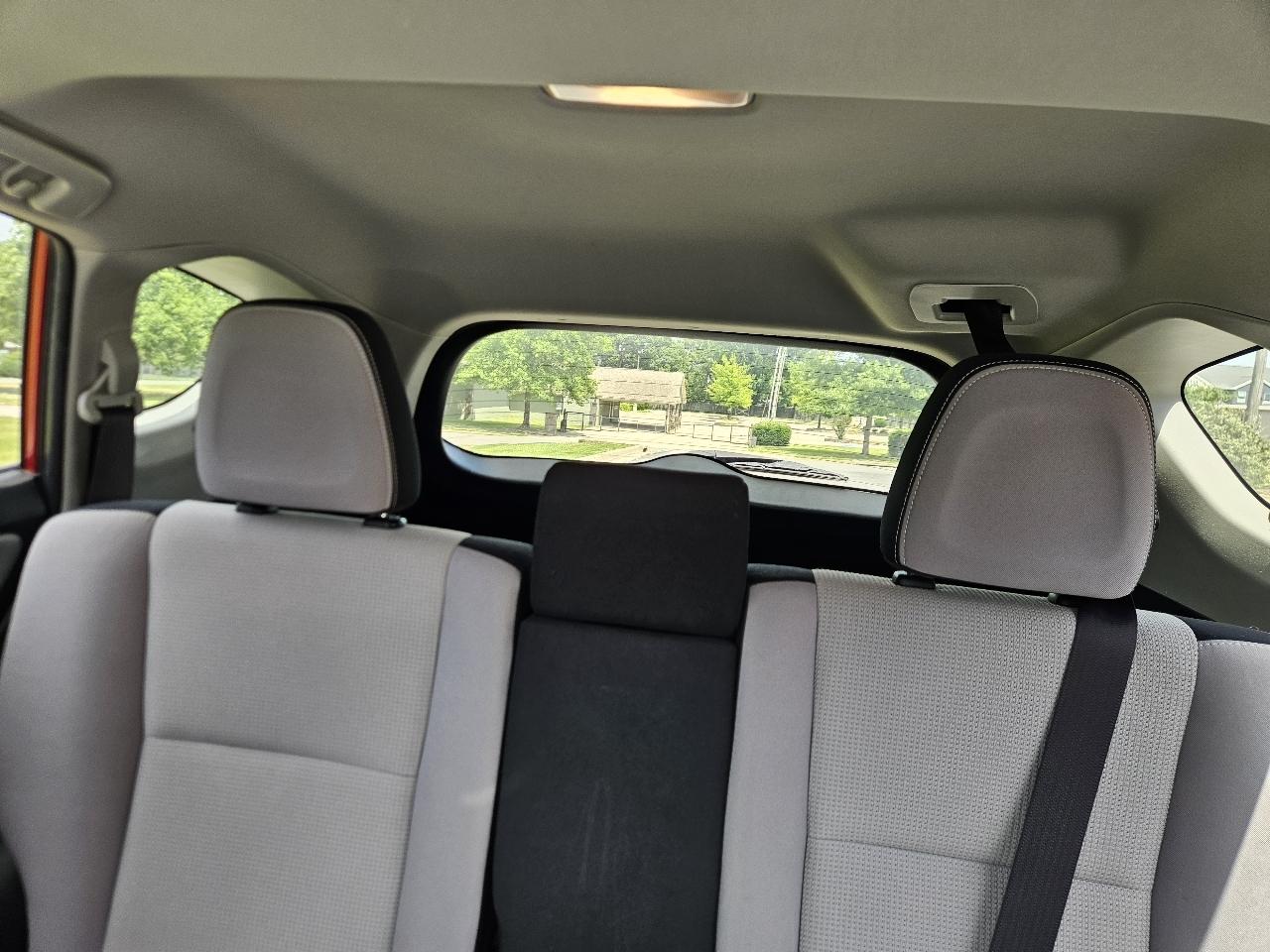 Toyota RAV4 FWD 4dr XLE (Natl) 2016