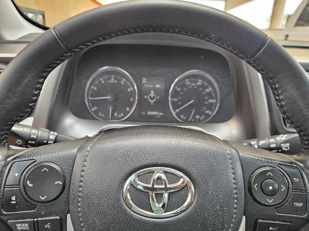 Toyota RAV4 FWD 4dr XLE (Natl) 2016