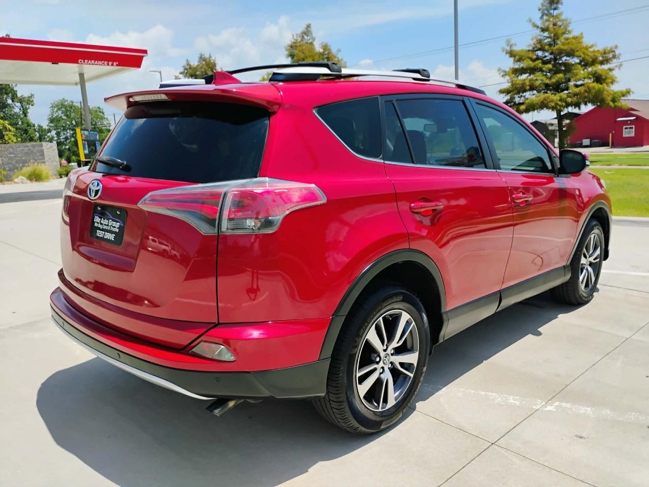 Toyota RAV4 FWD 4dr XLE (Natl) 2016