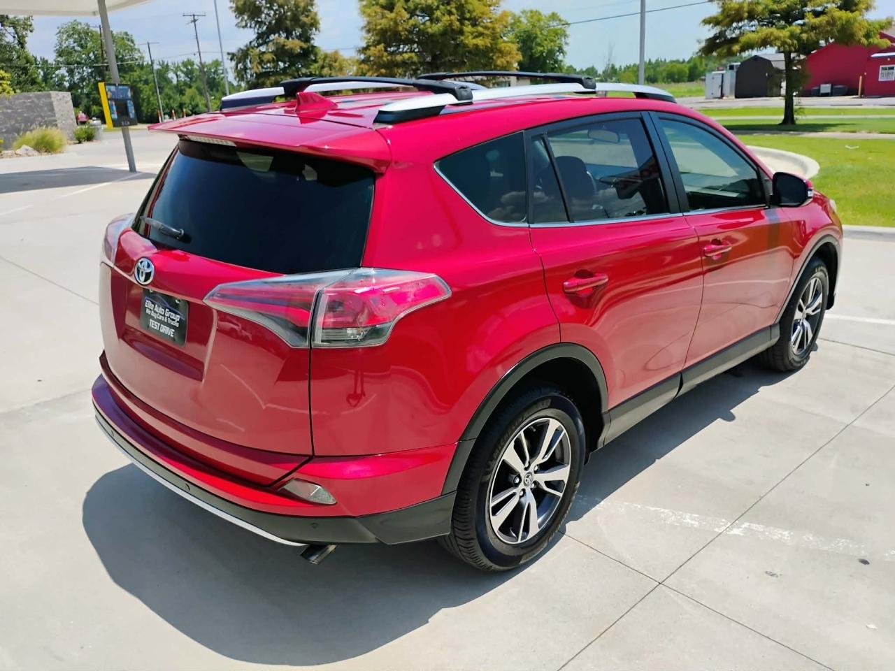 Toyota RAV4 FWD 4dr XLE (Natl) 2016