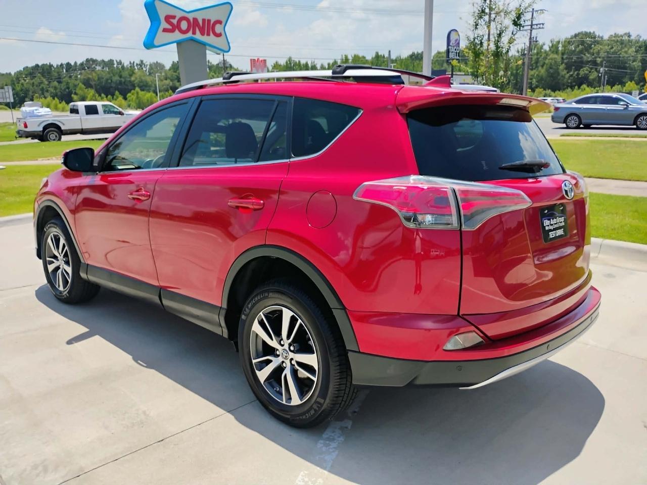 Toyota RAV4 FWD 4dr XLE (Natl) 2016