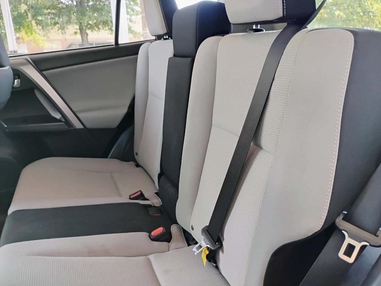 Toyota RAV4 FWD 4dr XLE (Natl) 2016