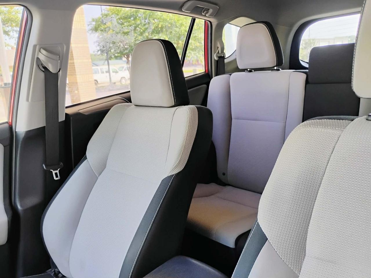 Toyota RAV4 FWD 4dr XLE (Natl) 2016