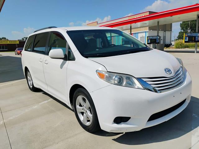 White 2015 Toyota Sienna Minivan Front-Wheel Drive Automatic