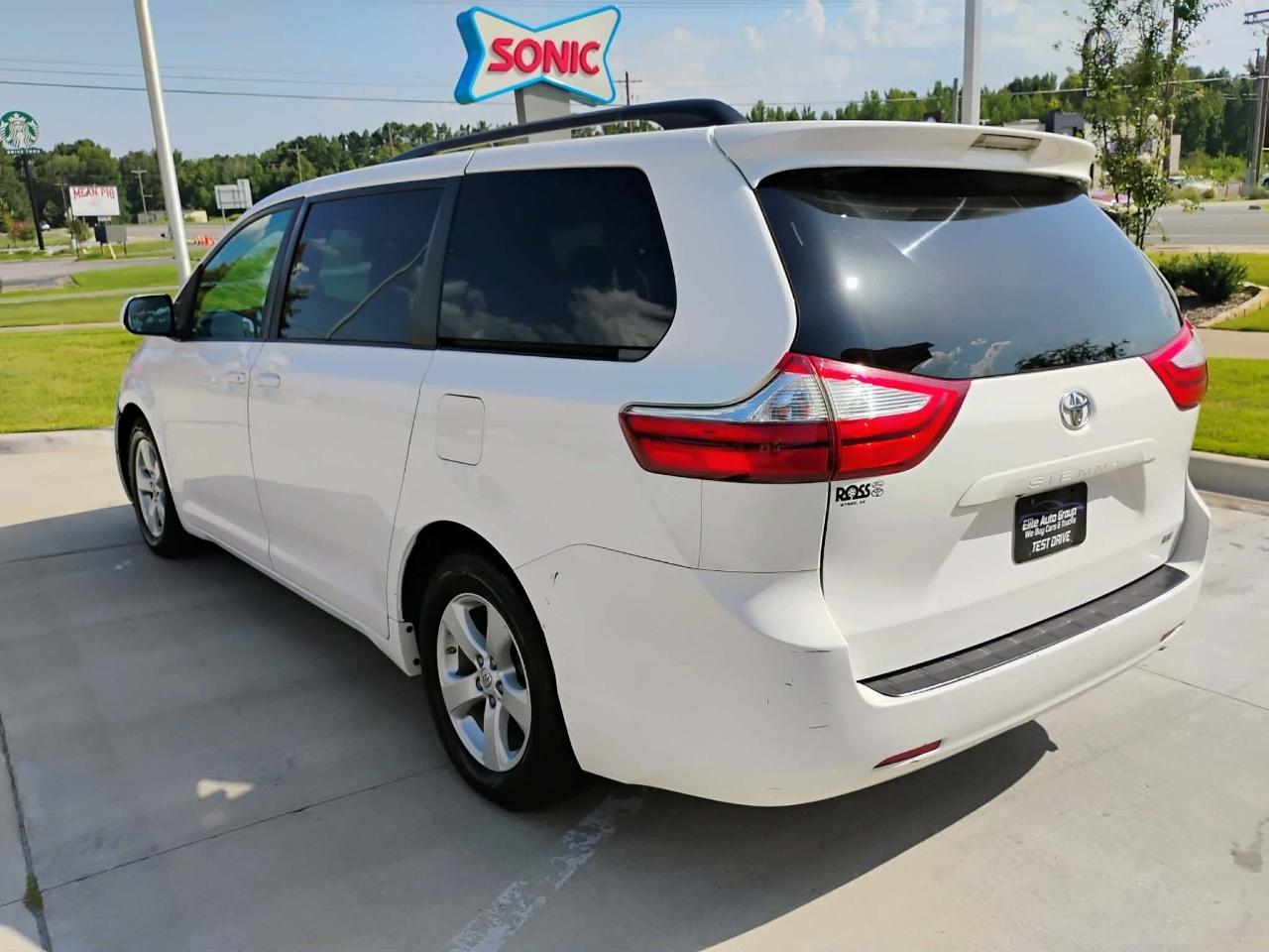 Toyota Sienna 5dr 8-Pass Van LE FWD (Natl) 2015