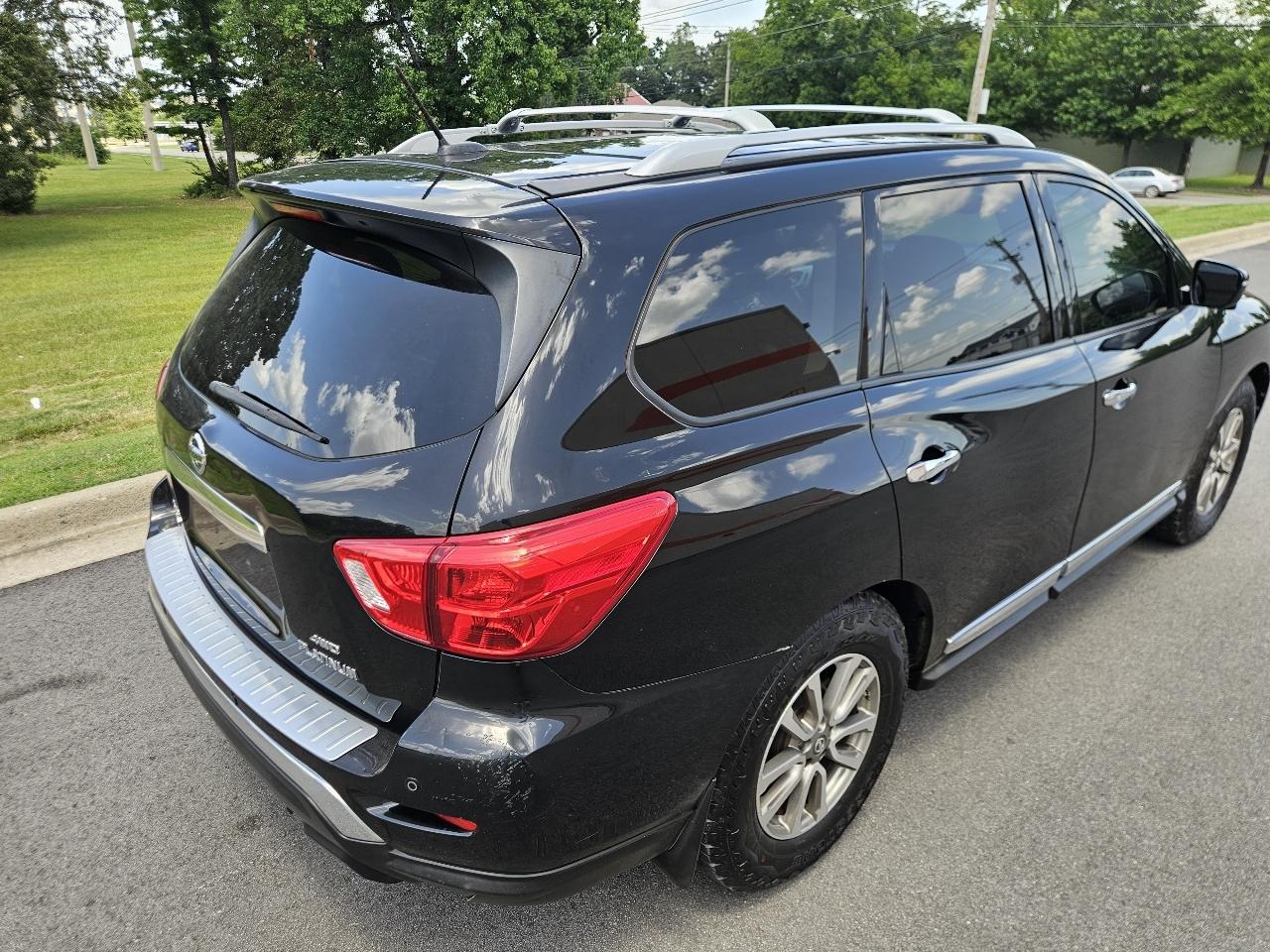 Nissan Pathfinder 4x4 Platinum 2017