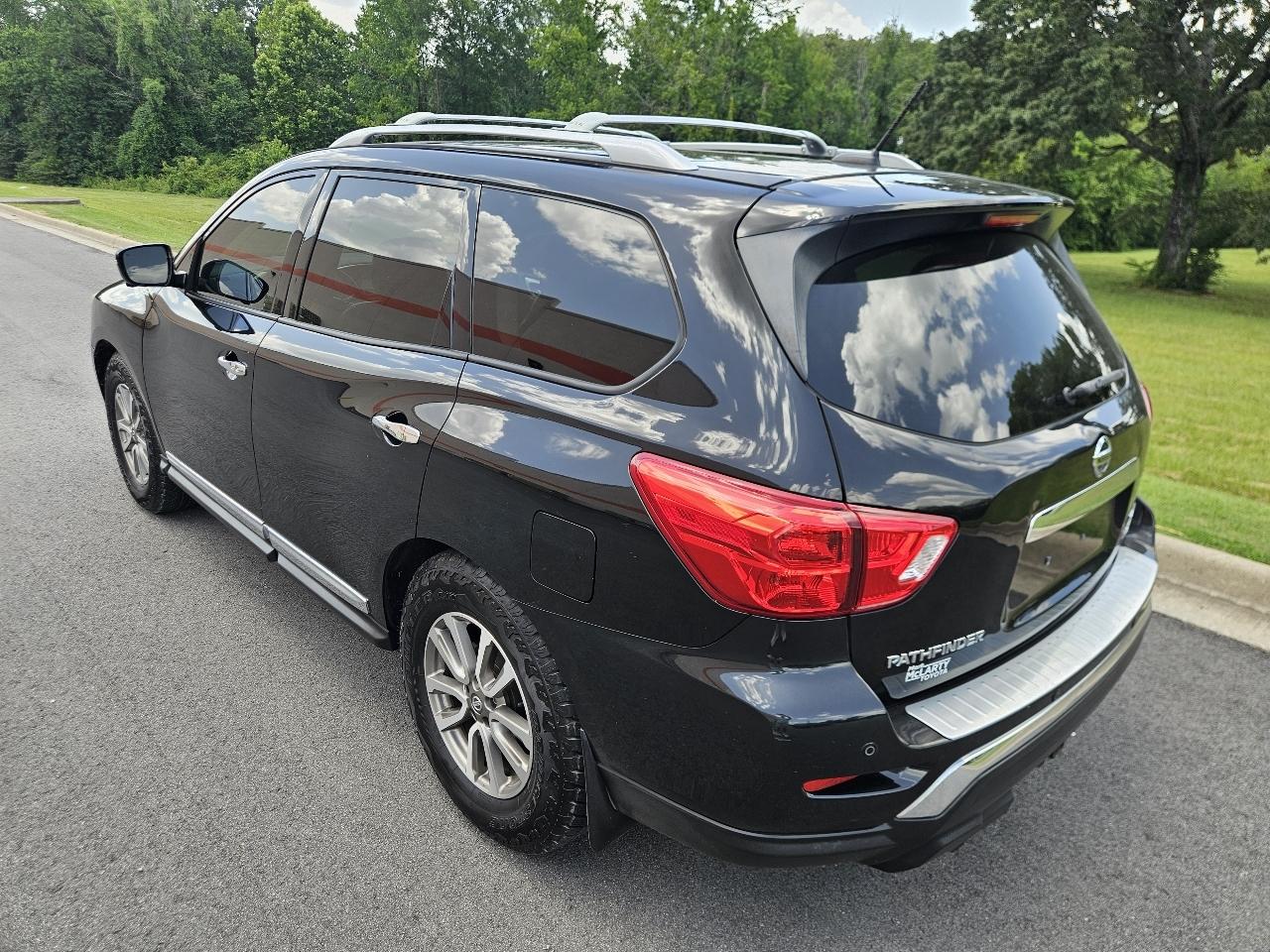 Nissan Pathfinder 4x4 Platinum 2017