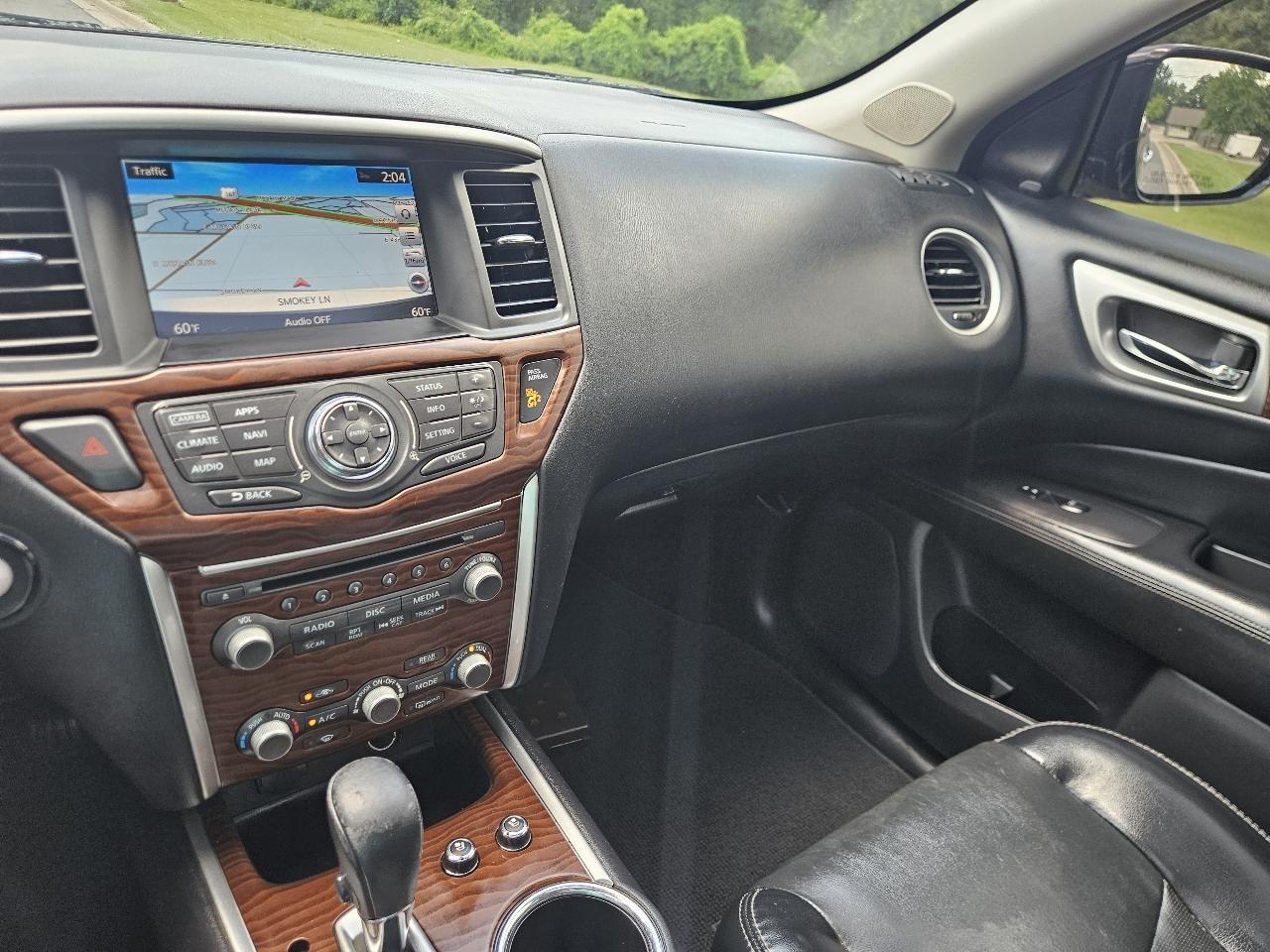 Nissan Pathfinder 4x4 Platinum 2017