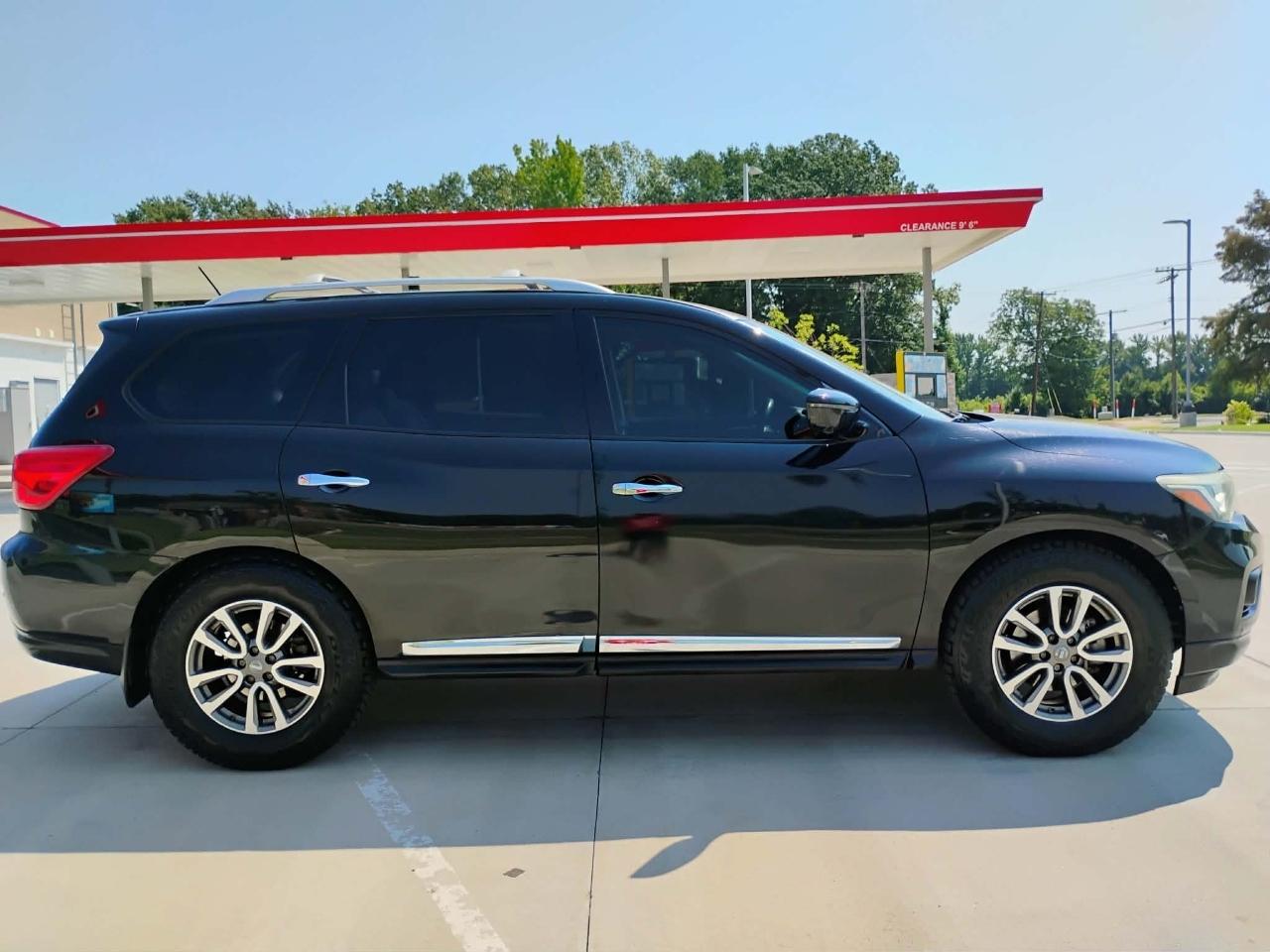 Nissan Pathfinder 4x4 Platinum 2017