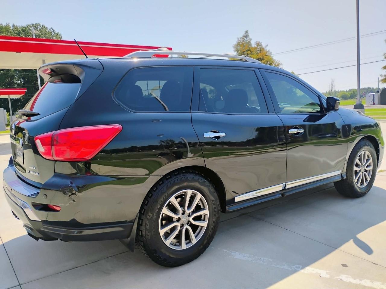 Nissan Pathfinder 4x4 Platinum 2017