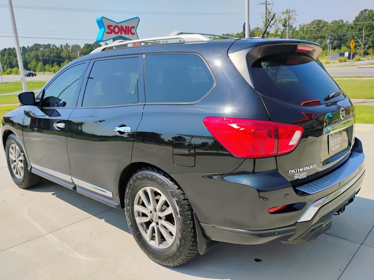 Nissan Pathfinder 4x4 Platinum 2017