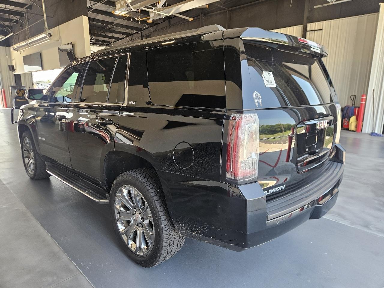 GMC Yukon 4WD 4dr SLT 2017