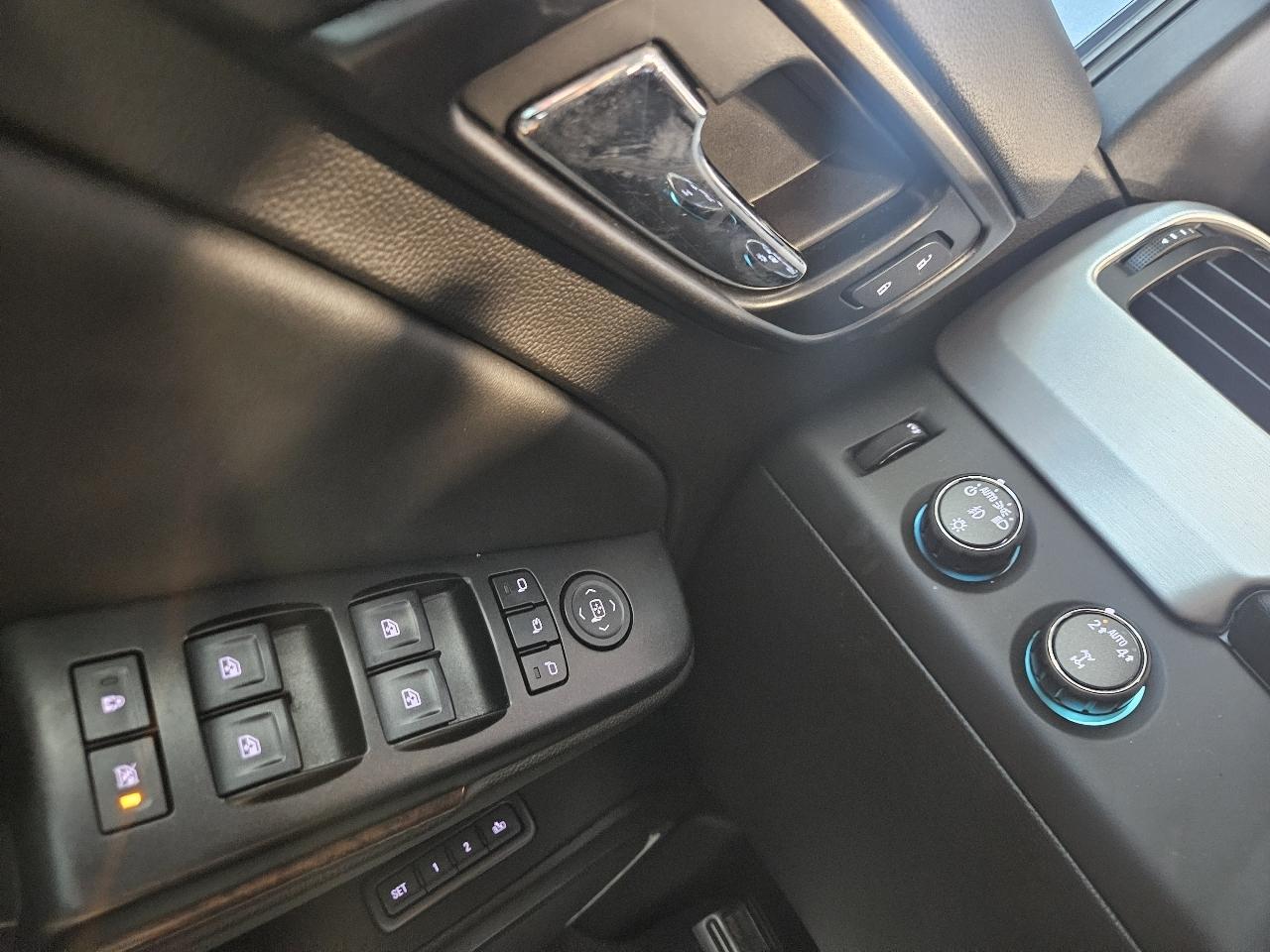 GMC Yukon 4WD 4dr SLT 2017
