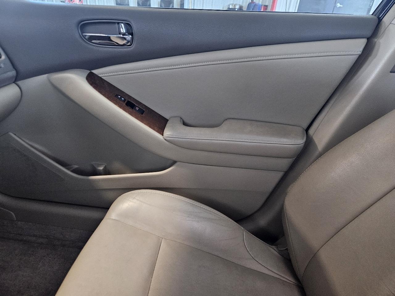 Nissan Altima 4dr Sdn I4 CVT 2.5 S 2007